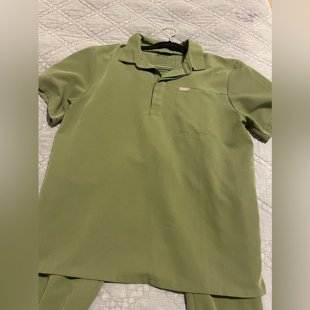 FIGS MENS TOP